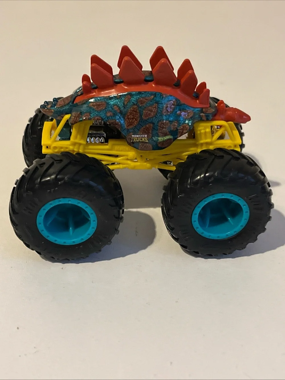 Hot Wheels Monster Truck Motosaurus & Dino Head Pull Back Vehicle 2 Trucks